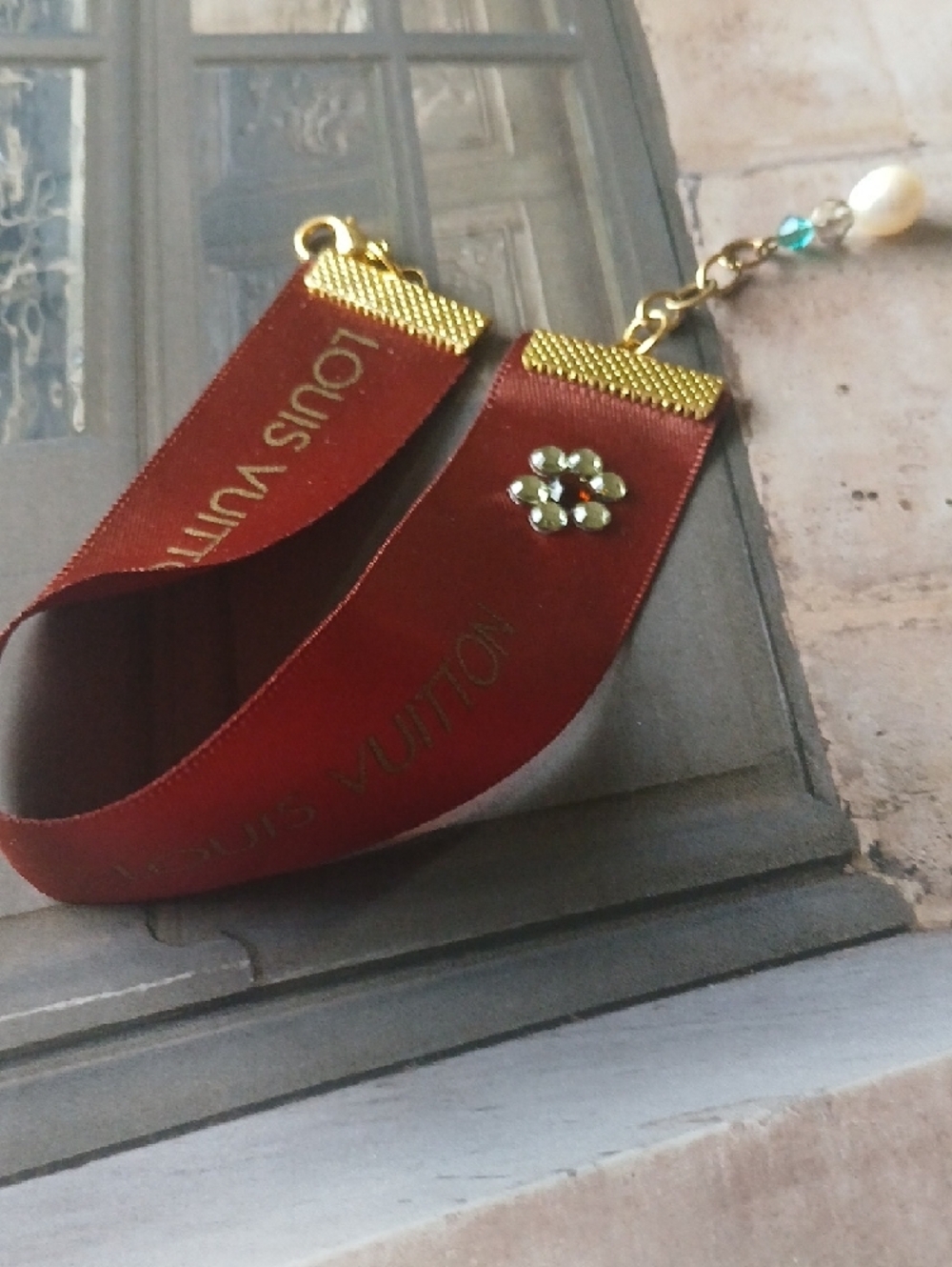 Louis Vuitton Brown Ribbon Charm with Gold Logo and Pearl Bracelet - Picture 2 of 5